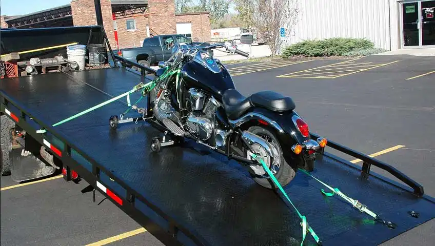 Posso transportar meu veículo em uma cegonha? Transporte de Motos em Cegonhas